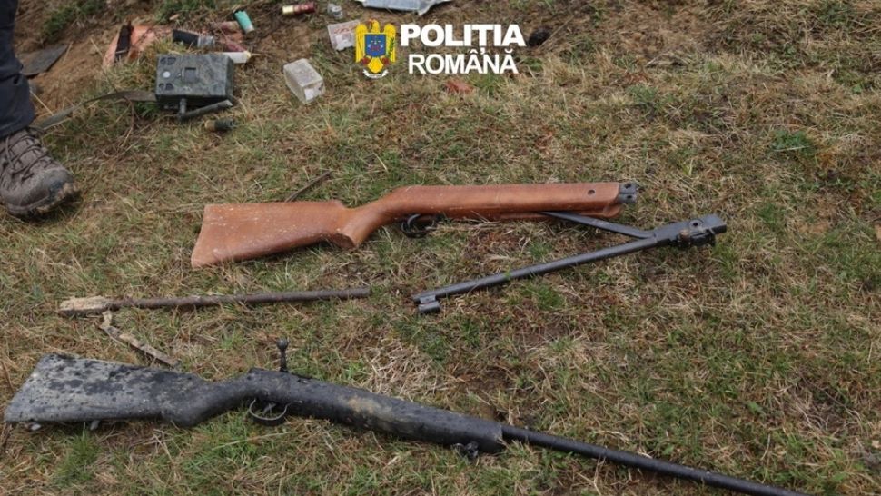 Percheziții de amploare în Bistrița-Năsăud: suspecți de braconaj și infracțiuni cu arme, vizați de anchetatori