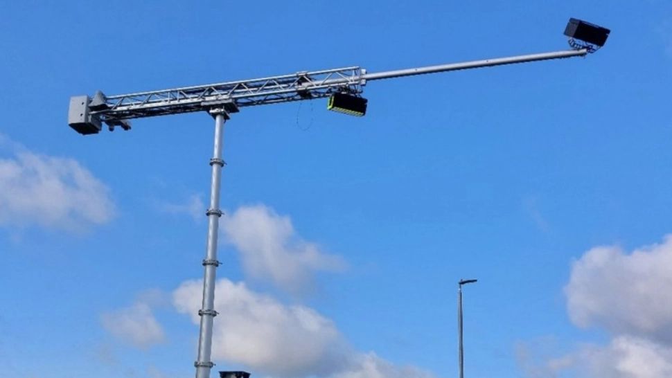 Au apărut camerele cu inteligență artificială care îi vânează pe șoferii fără centură de siguranță și pe cei care vorbesc la telefon