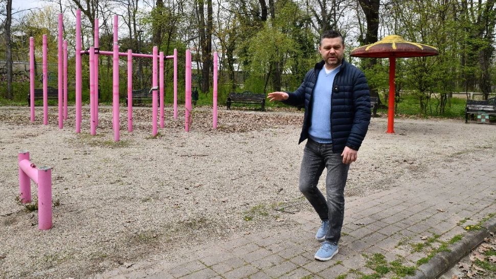 Ciprian Ciucu descoperă, în ajunul Paștelui, că cel mai mare parc al capitalei „nu este bine". Urmează o dezbatere despre cum s-a ajuns aici