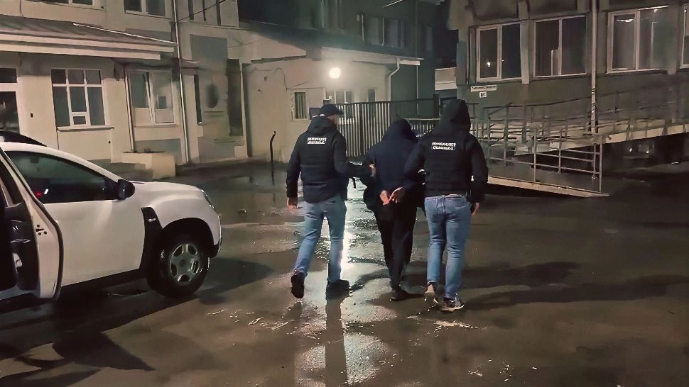 Scandal violent în Suceava: un bărbat a fost reținut după ce și-a atacat un consătean cu un cutter