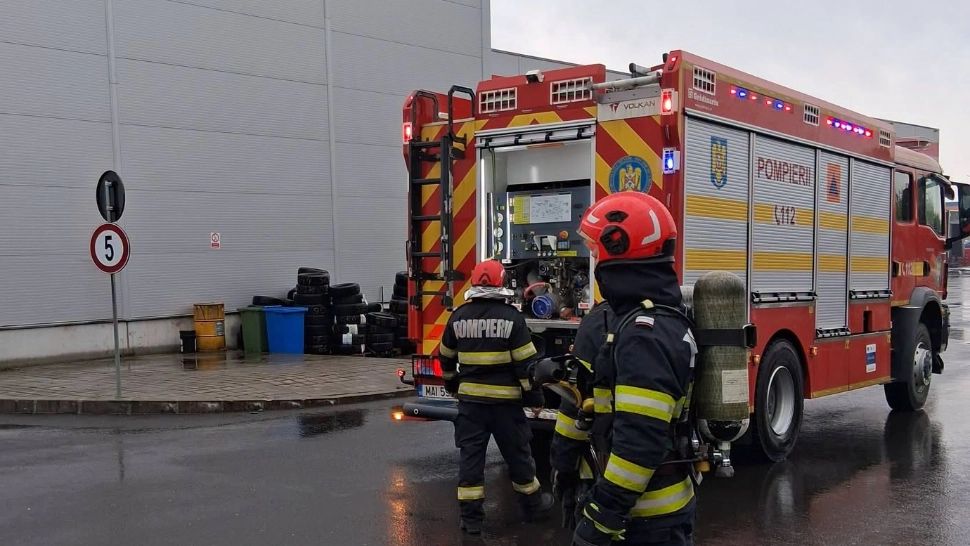 Explozie la Selgros Baia Mare: un bărbat a fost rănit, iar magazinul a fost evacuat de urgență