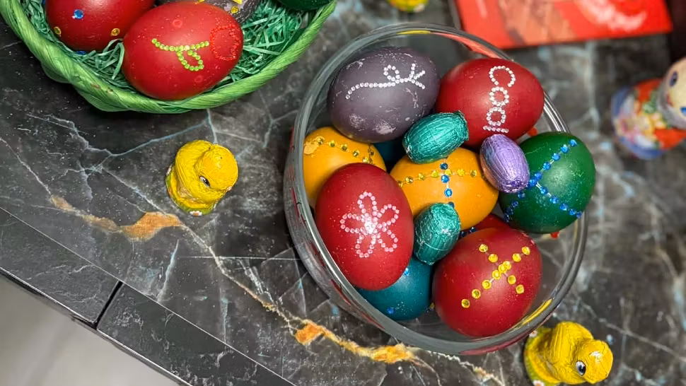 Cât timp se pot consuma ouăle de Paște și cum le păstrezi corect în frigider. Greșeala pe care mulți o fac