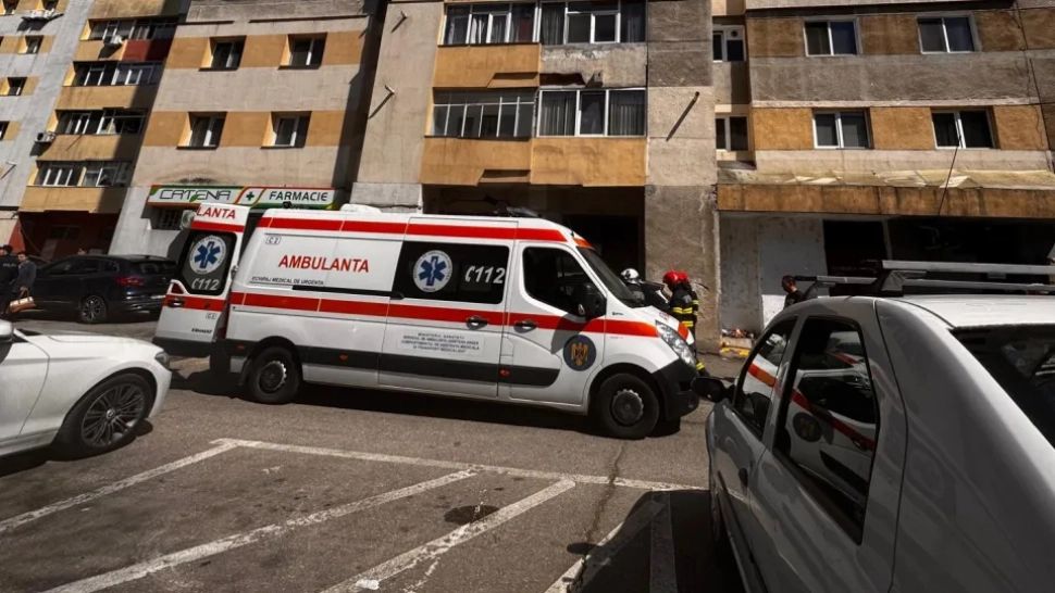 Un copil de 12 ani din Pitești a murit după ce s-a aruncat de la etajul 4. Ipoteza sinuciderii, luată în calcul