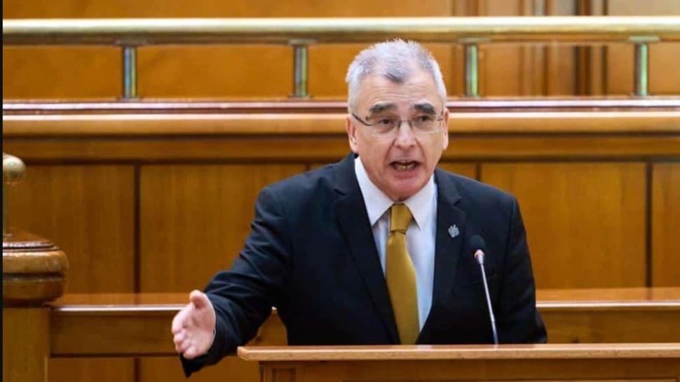 Petrișor Peiu (AUR) îi acuză pe Oana Gheorghiu și Ilie Bolojan că ”pun la cale cea mai nerușinată escrocherie de după 1990”