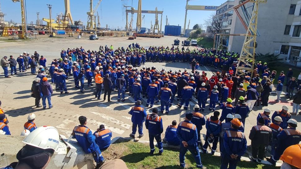 O nouă zi de protest la Șantierul Naval Mangalia. Angajații cer plata salariilor și aprobarea planului de reorganizare