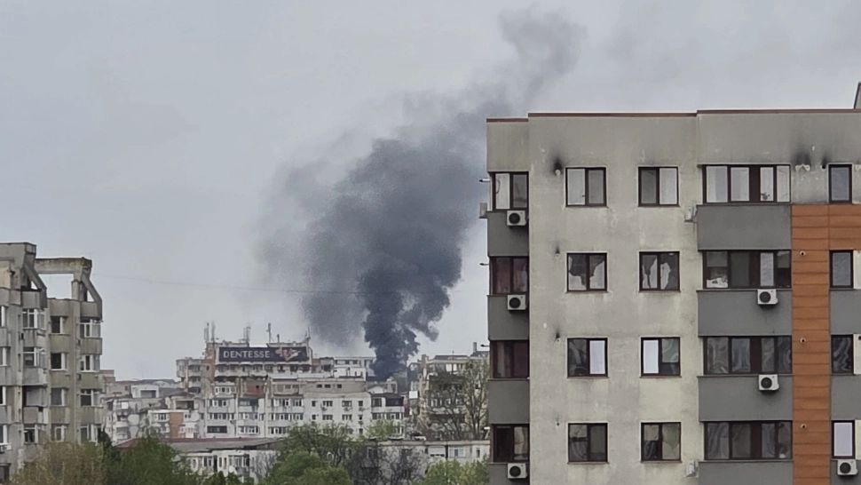Incendiu puternic în Iași, cu degajări masive de fum. Intervin pompierii