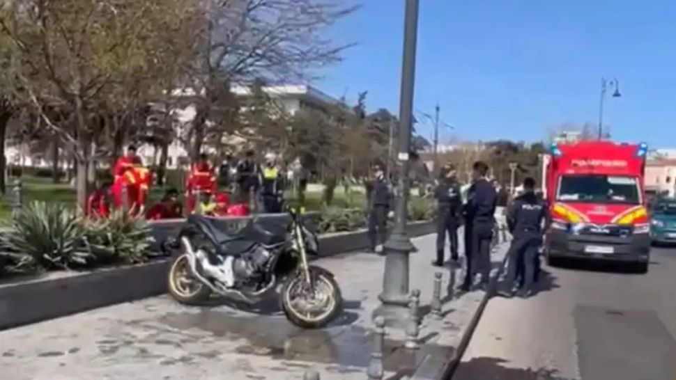 Accident grav în municipiul Constanța. Un motociclist a murit, după ce s-a izbit de un element de decor din beton 