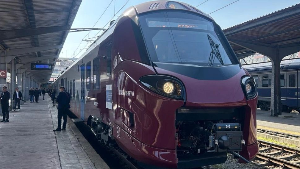 Trenul SF a intrat pe șine în România. Imagini cu noul Coradia Stream pe ruta București–Brașov