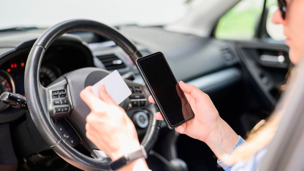 Lovitură pentru șoferi în toată Europa. UE introduce pașaport obligatoriu pentru mașini și reguli mai dure