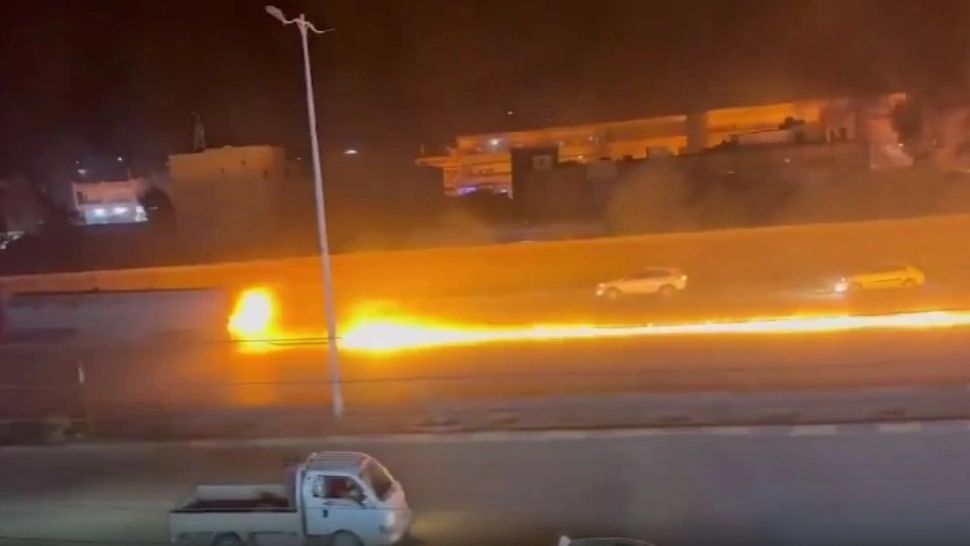 Cisternă în flăcări. Explozie evitată în ultima secundă