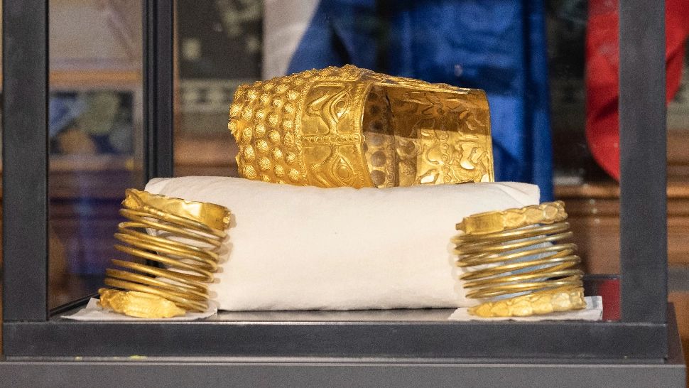 Începe procesul jafului tezaurului dacic de la Coțofenești: 3 suspecți, aduși în fața instanței