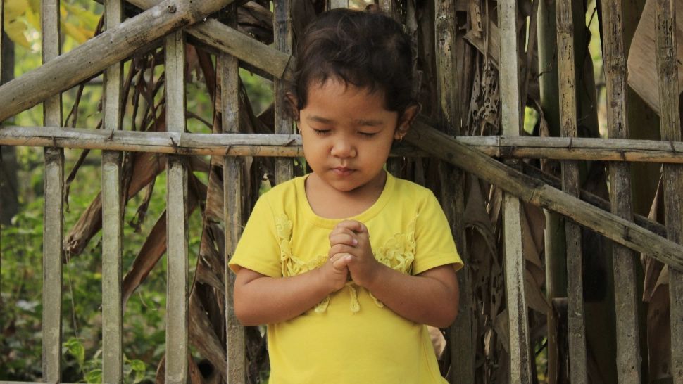 De la ce vârstă țin copiii post. Ce recomandă tradiția și preoții înainte de Paște