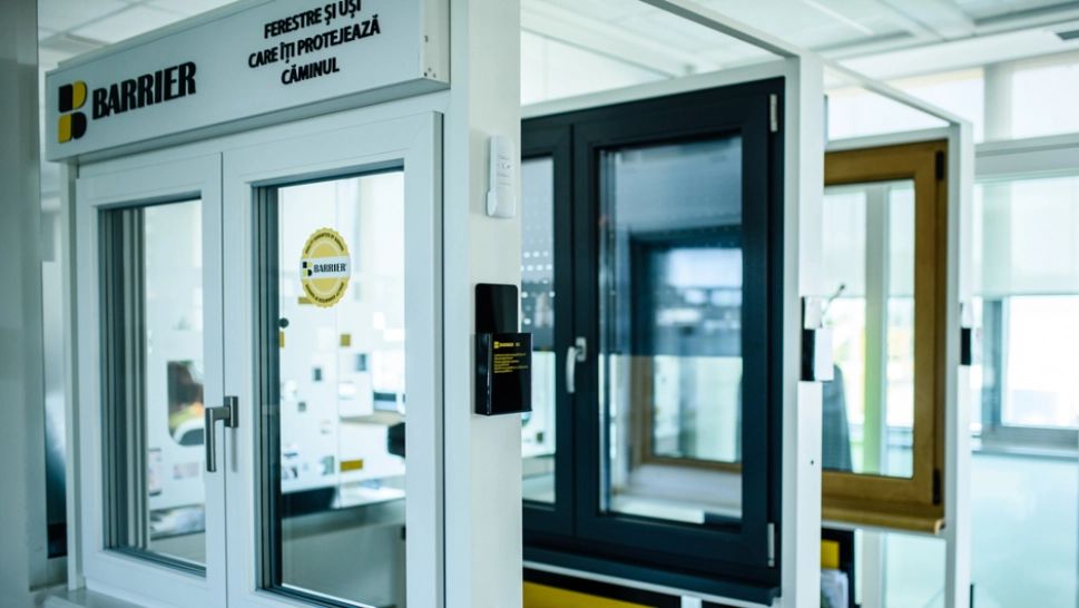 O nouă modă în materie de ferestre: partea mobilă este perfect aliniată cu rama. Care sunt principalele avantaje?