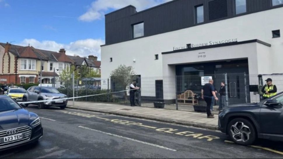 Tentativă de incendiere a unei sinagogi din Londra: doi suspecți arestați. Atacul, revendicat de o grupare suspectată de legături cu Iranul
