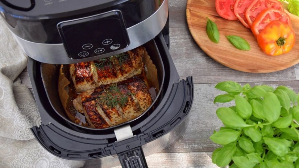 De ce să alegi o friteuză cu aer cald? Gătit rapid, sănătos și eficient energetic