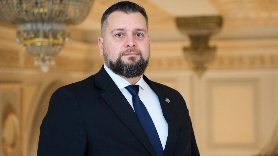 Ștefan Geamănu (AUR): „Închiderea centralelor pe cărbune este o condamnare la frig și sărăcie dictată de Bruxelles. Nu putem gira distrugerea sistemului energetic național”