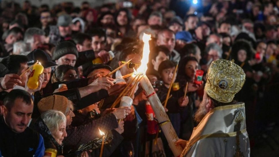 Ce se întâmplă în cazul în care aducerea Luminii Sfinte de la Ierusalim nu va fi posibilă. Scenariul pe care Patriarhia Română l-a luat în calcul