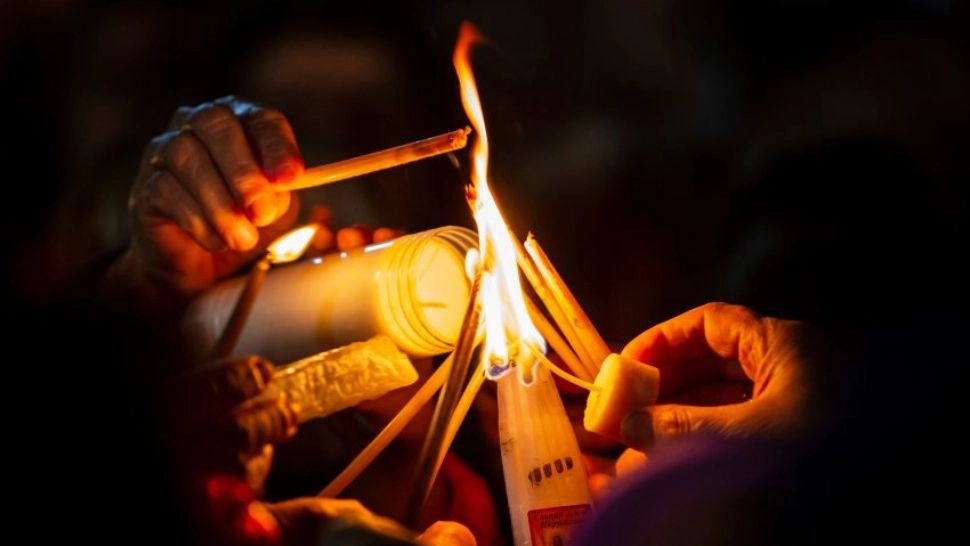 Sfânta Lumină ajunge în România cu o cursă specială: Patriarhia a obținut culoar de zbor