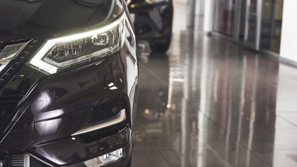 Merită să cumperi o mașină second hand de pe platforma ANAF pentru autovehicule confiscate? O Dacia Logan este listată la preț de telefon nou