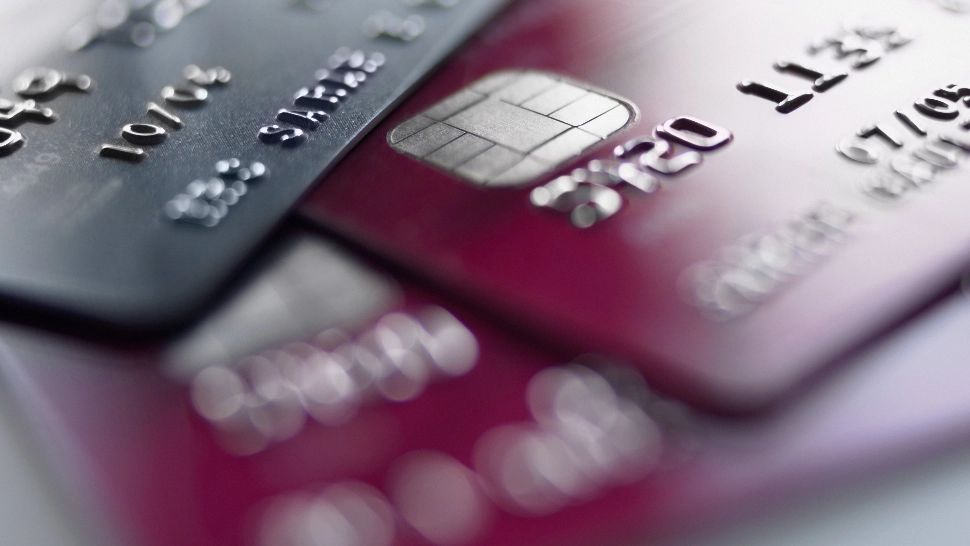 Capcane online înainte de Paște: românii, vizați de un nou val de FRAUDE! Cum sunt păcăliți oamenii 