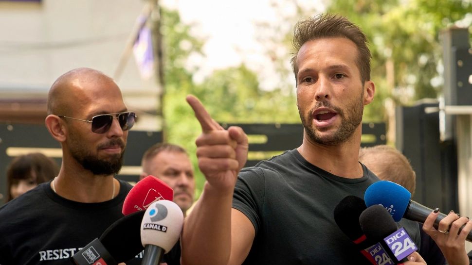 Frații Tate scapă de controlul judiciar, iar statul român trebuie să le plătească cheltuielile de judecată