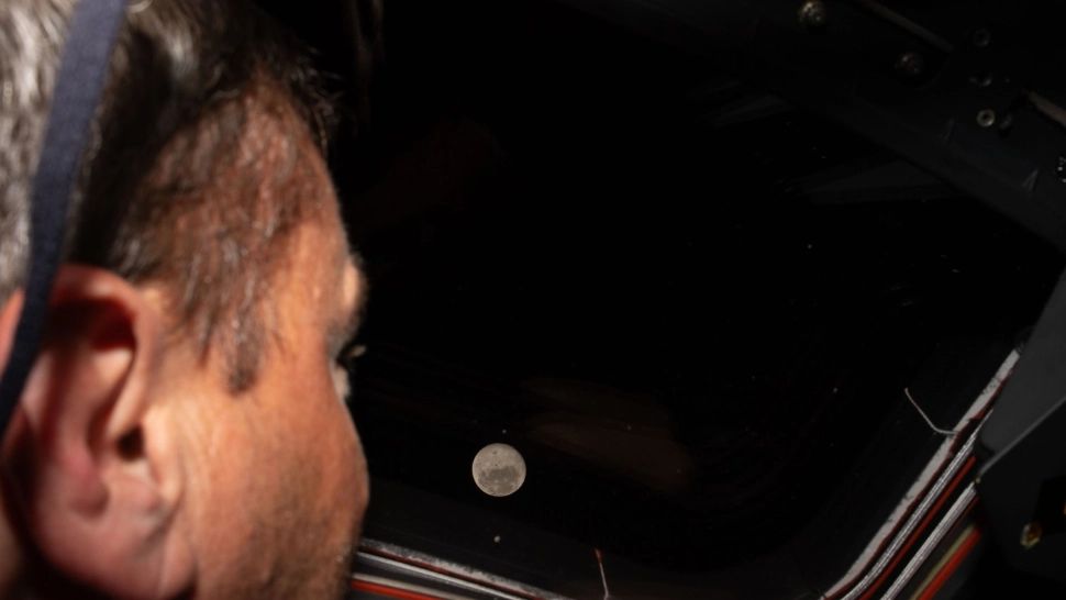 Astronauții Artemis‑2 au devenit, oficial, oamenii care au ajuns la cea mai mare distanță față de Terra