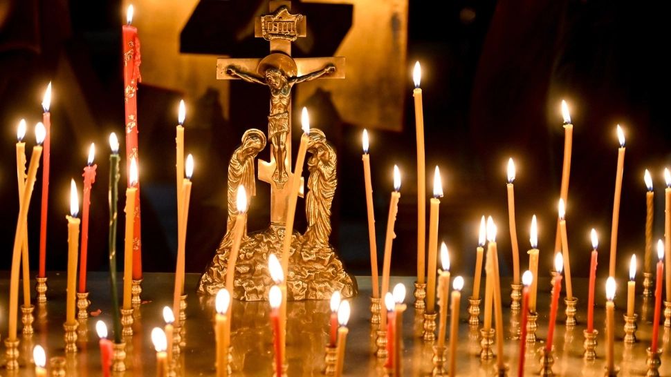 Noaptea Învierii a luminat de credință și speranță inimile credincioșilor din toată țara. Hristos a Înviat!