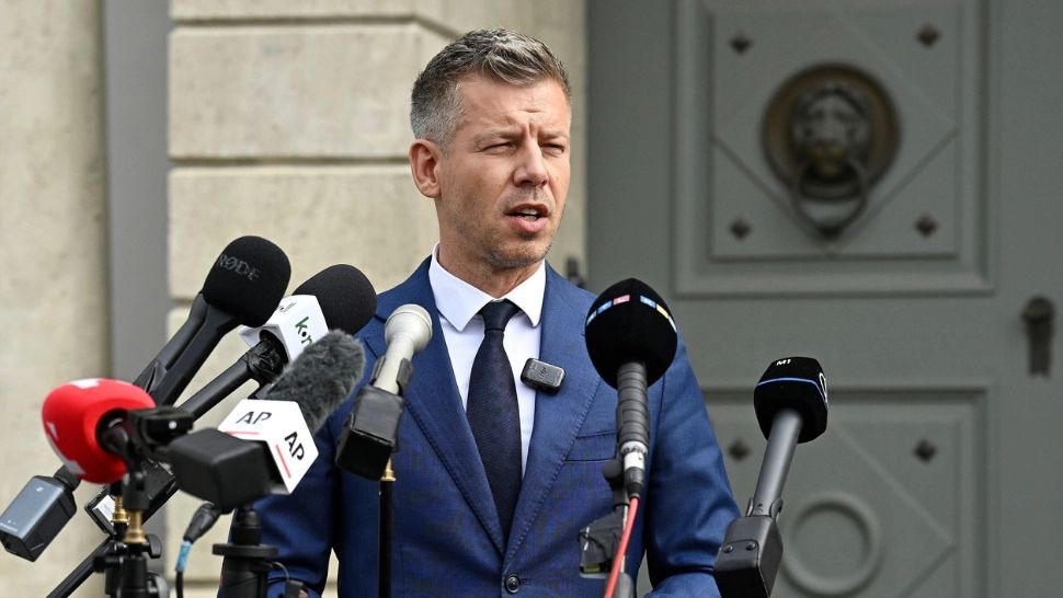 Péter Magyar îl vrea plecat pe președinte și trece la amenințări directe