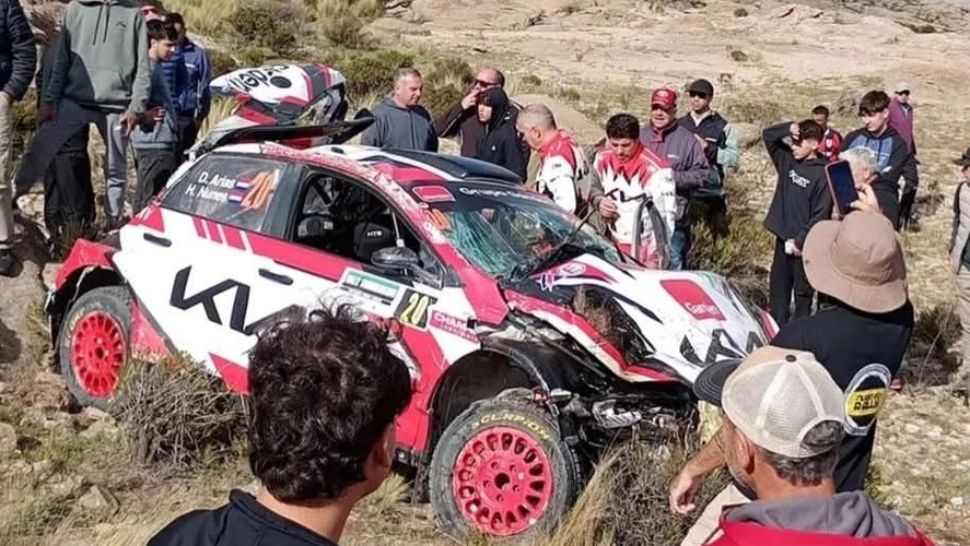 Tragedie la un raliu din Argentina: un spectator a murit, iar alte două persoane au fost rănite după un accident violent