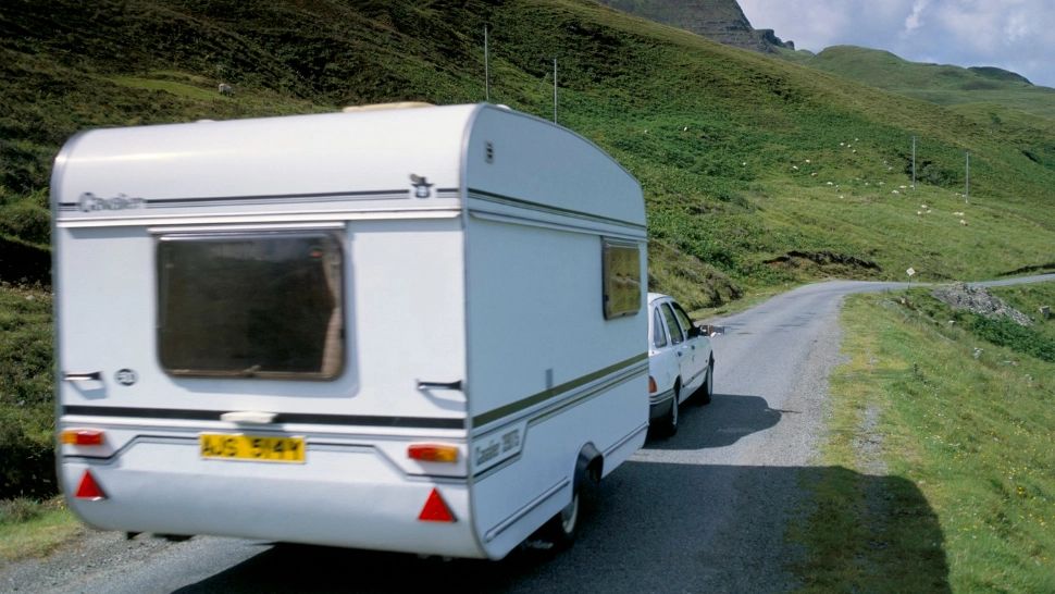 Taxa de drum 2026. Cât costă rovinieta pentru rulotă și ce spune legea despre remorci