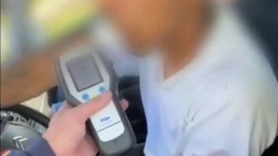 Mașină plină de copii, șoferul băuse o sticlă de whisky și două beri