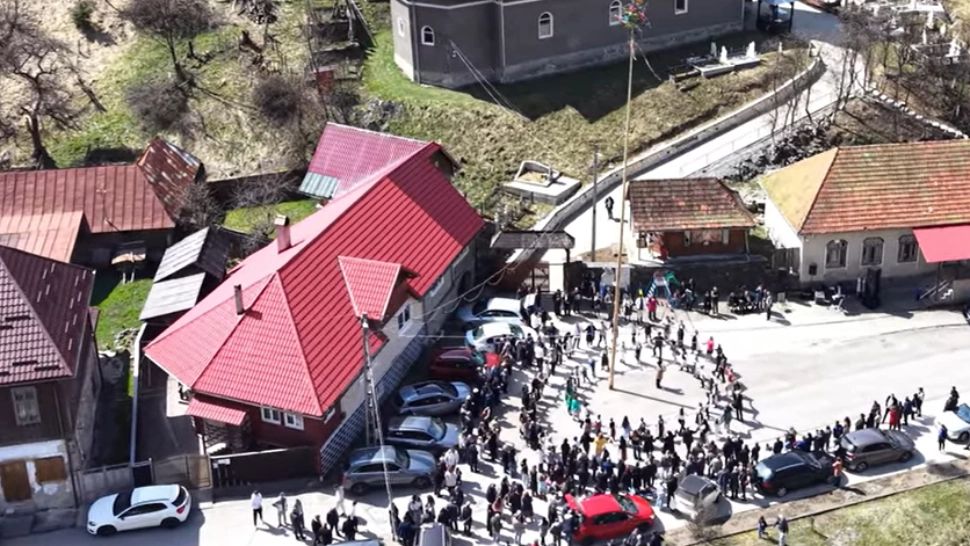„Sulița”, obiceiul unic din Apuseni care animă prima zi de Paște - VIDEO
