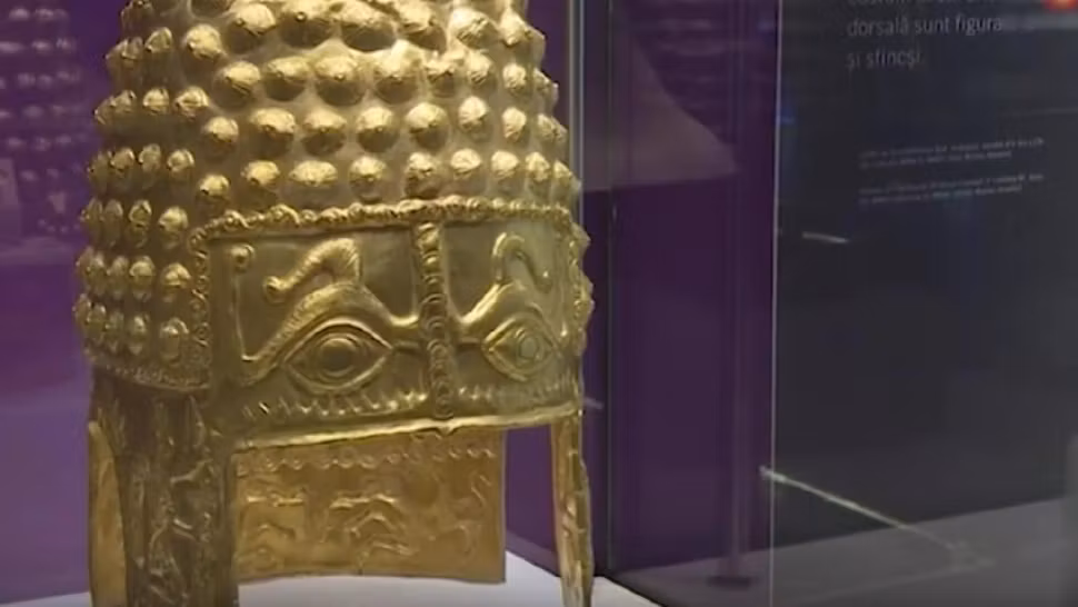 Coiful de la Coțofenești se întoarce acasă. Aurul dacilor, escortat de forțe speciale