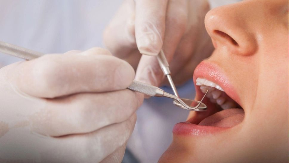 Când durerea nu mai poate fi amânată, tratamentul corect începe cu un diagnostic precis