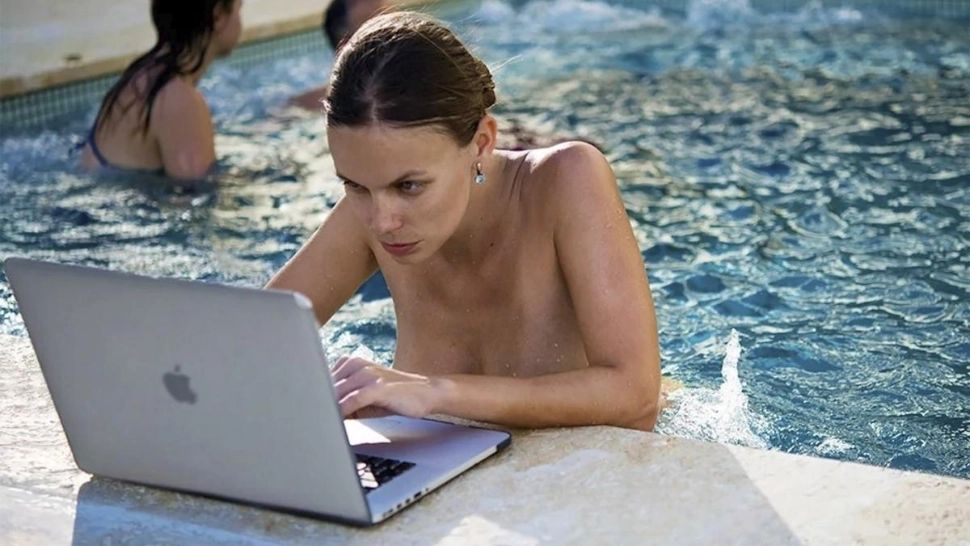 Scandal în Ucraina: un fost model numit consul onorific, demis după doar două săptămâni