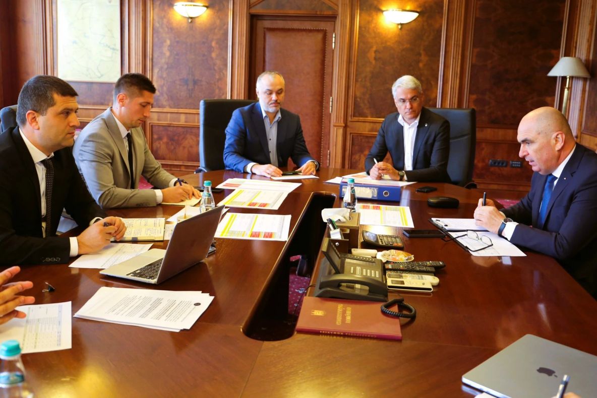 Ilie Bolojan nu va fi prezent la citirea moțiuii - SURSE. Premierul a fost la Ministerul Transporturilor