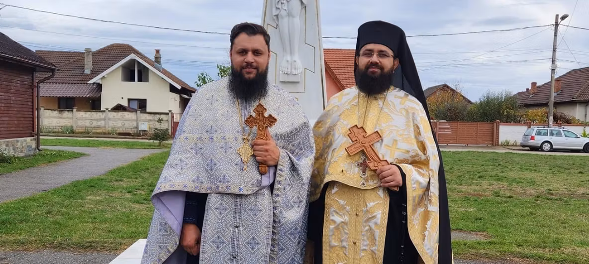  Scandal la o biserică „privată" din Târgu Jiu: Doi preoți s-au bătut în fața enoriașilor în timpul slujbei