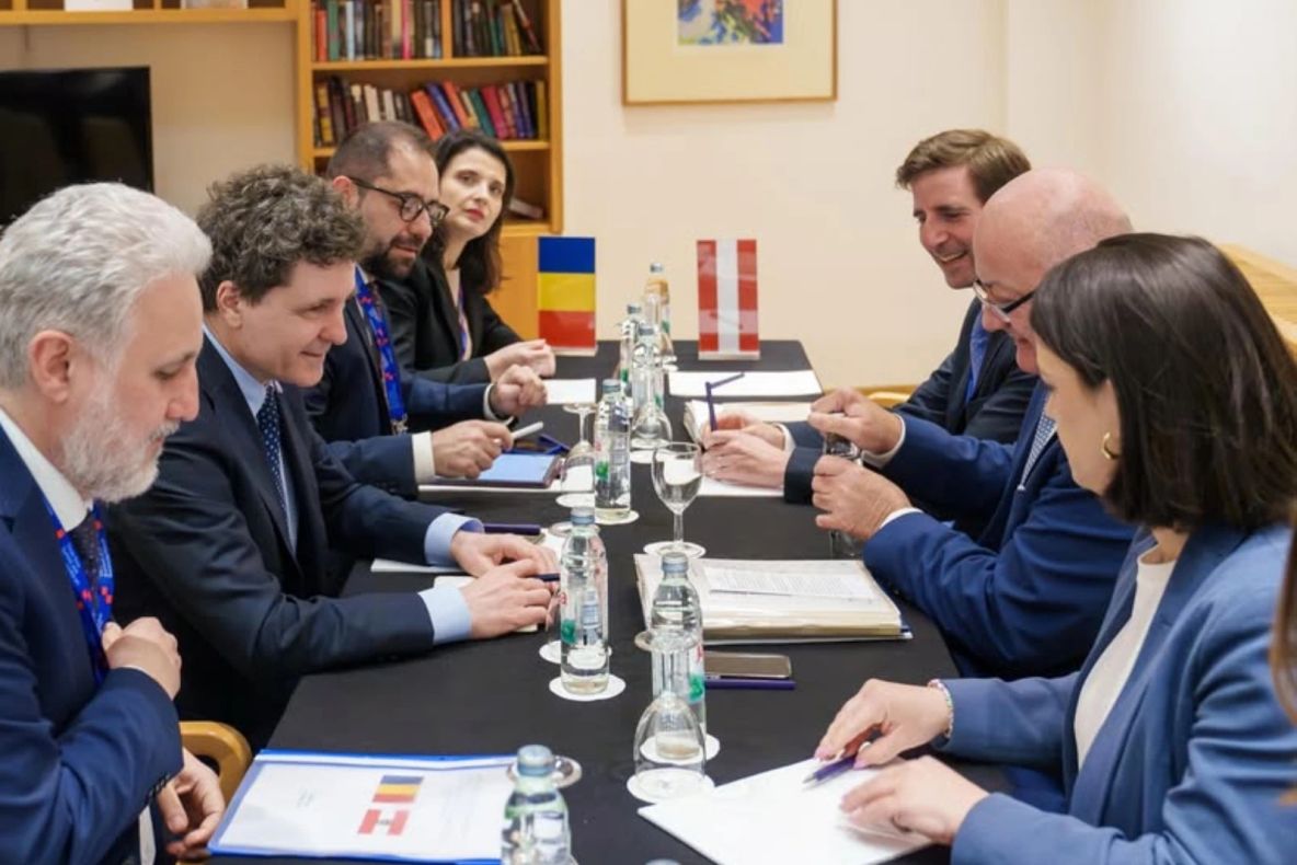 Nicușor Dan, față în față cu cancelarul federal al Austriei. Discuții cruciale la Summitul Inițiativei celor Trei Mări