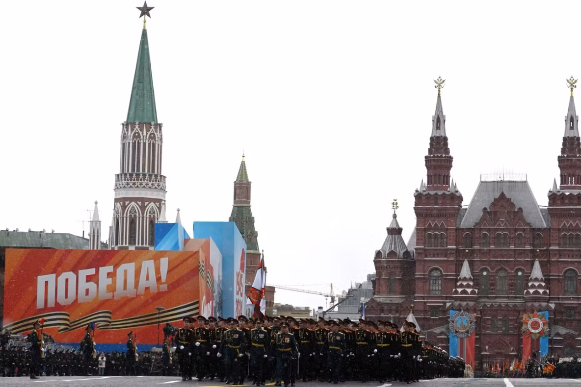 Tancurile vor lipsi de la parada de 9 mai de la Moscova. De ce a luat Putin această decizie