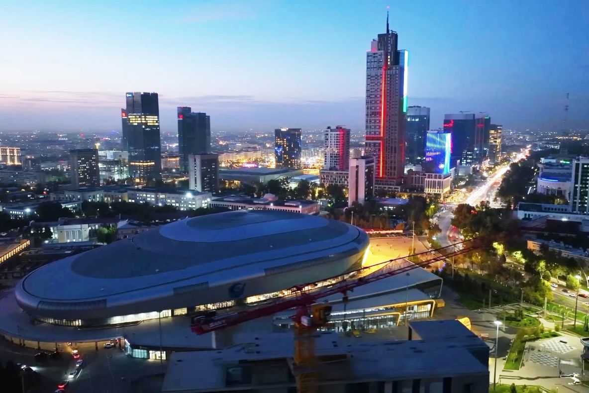 Țara unde trăiești regește cu bani puțini: bere la 1 euro, mâncare la 3 euro și o capitală comparată cu Dubaiul