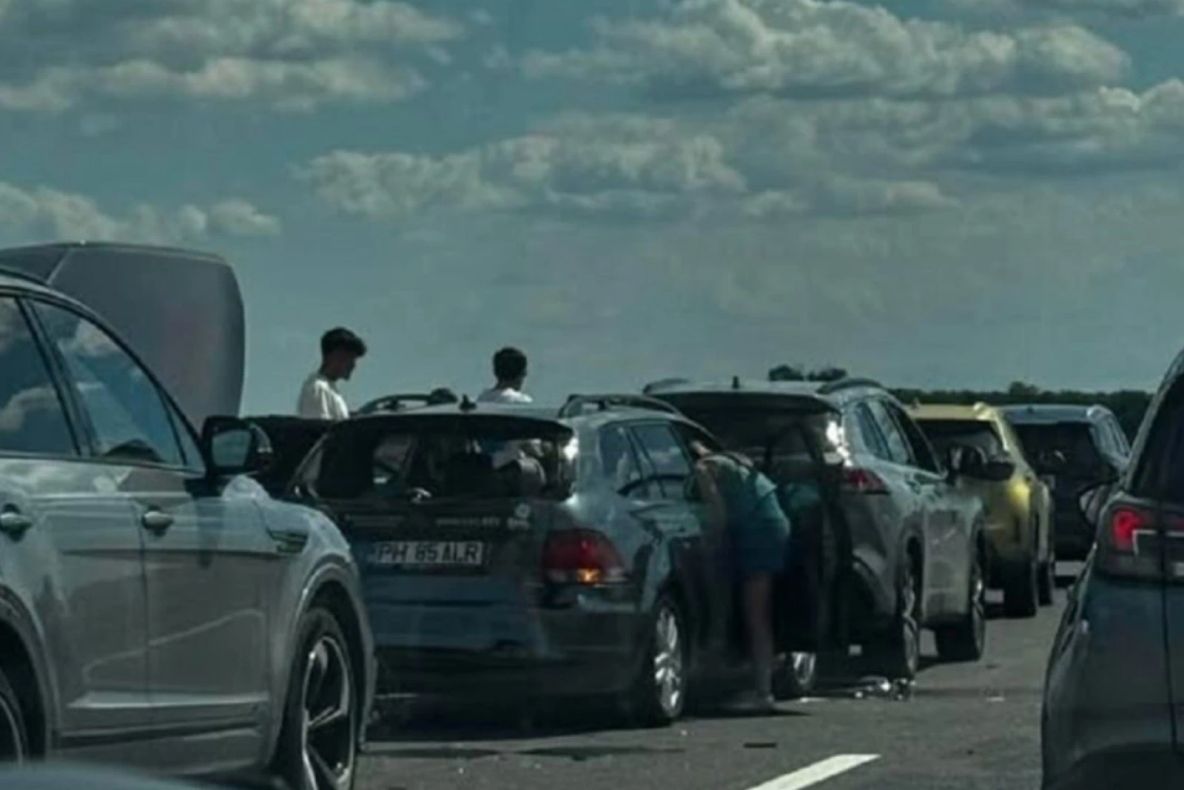 Carambol cu șase mașini pe autostrada A3. Traficul este restricţionat pe banda a doua a sensului spre București