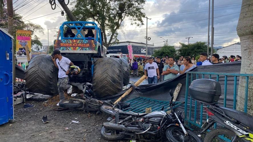Cel puțin 3 morți și 38 de răniți în timpul unui spectacol auto, în Columbia