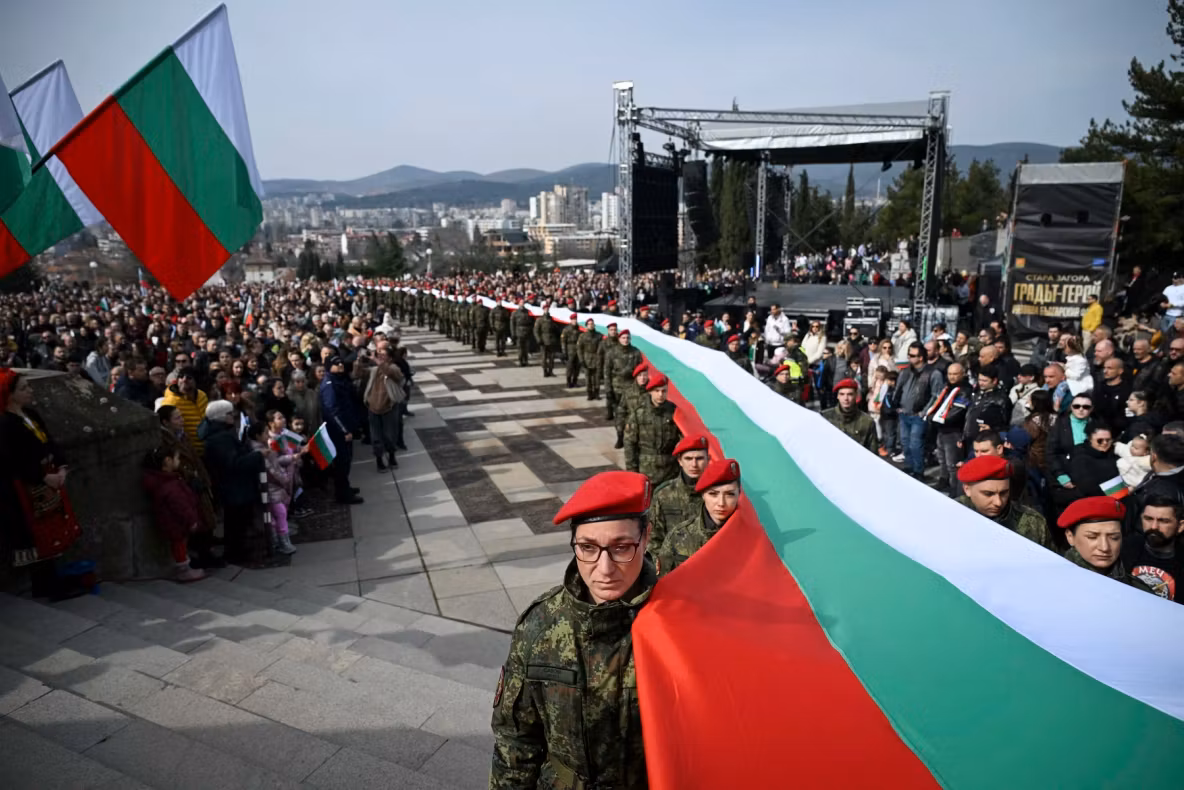 Bulgaria va aloca 5% din PIB pentru apărare. Premierul Radev: „Trebuie o schimbare completă a Europei cu privire la conflictul din Ucraina”