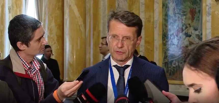 Prima reacție a BNR, după ce EURO a atins un record istoric: „Piețele așteaptă răspunsuri în privința situației politice!”