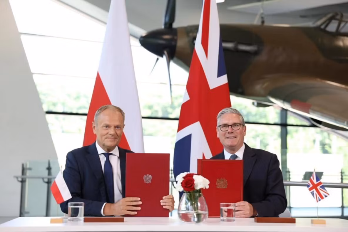 Marea Britanie şi Polonia au semnat un tratat major de apărare. ”Rusia reprezintă o ameninţare strategică şi una pe termen lung”