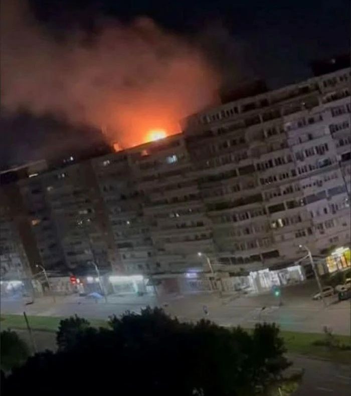 O dronă s-a prăbușit pe un bloc din Galați și a explodat. Declarații MApN: De ce nu a fost doborâtă drona - Nu au existat oportunități reale, în condiții de siguranță.  - LIVE TEXT