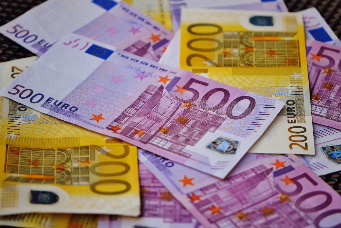 România pierde sute de milioane de euro din PNRR. Politicienii aruncă vina de la unul la altul