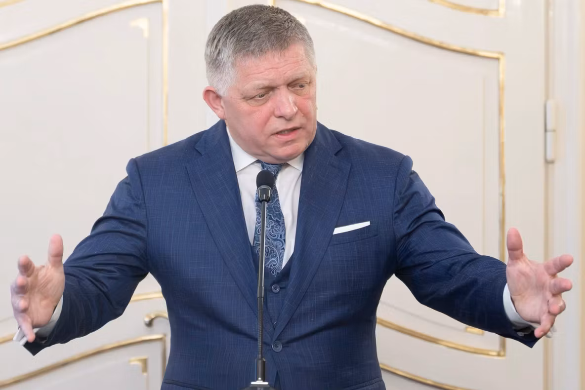 Robert Fico reacționează după explozia dronei de la Galați: „Fac apel la reținere în formularea declarațiilor inflamatorii”