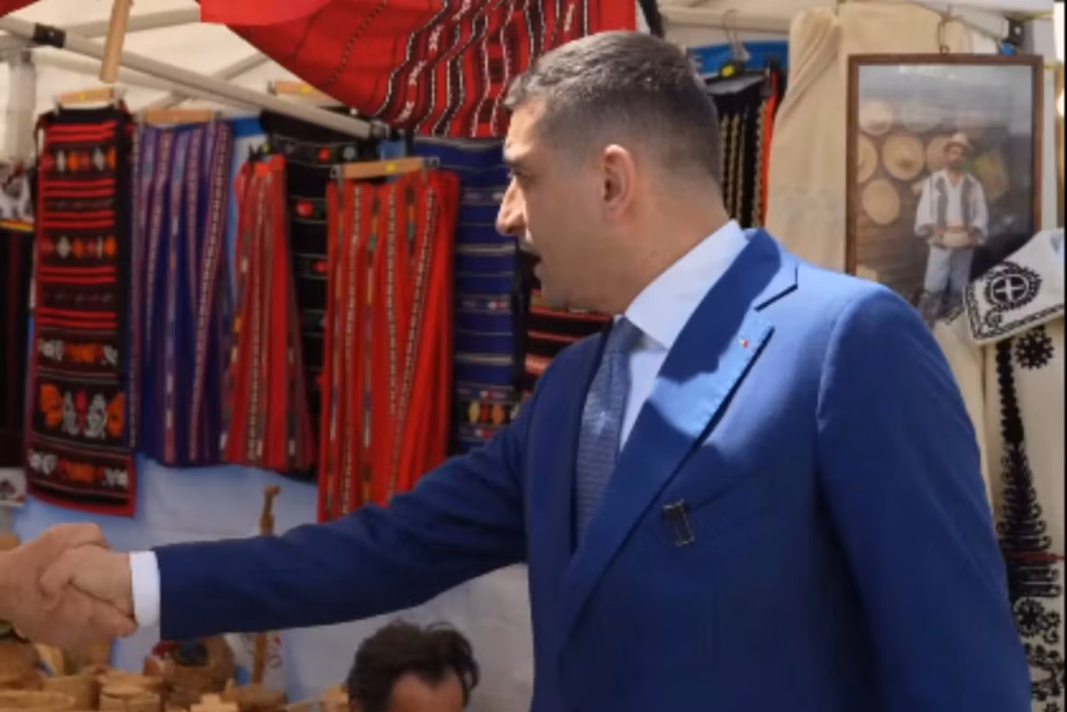 George Simion, în mijlocul producătorilor locali: ”Haideți să fim cu românii, nu cu alții”-VIDEO
