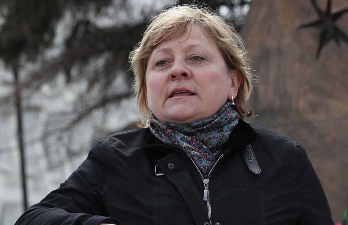 Vindecătoarea ocultă devenită coșmarul Kremlinului. Este acuzată că alimentează protestele anti-război din Rusia